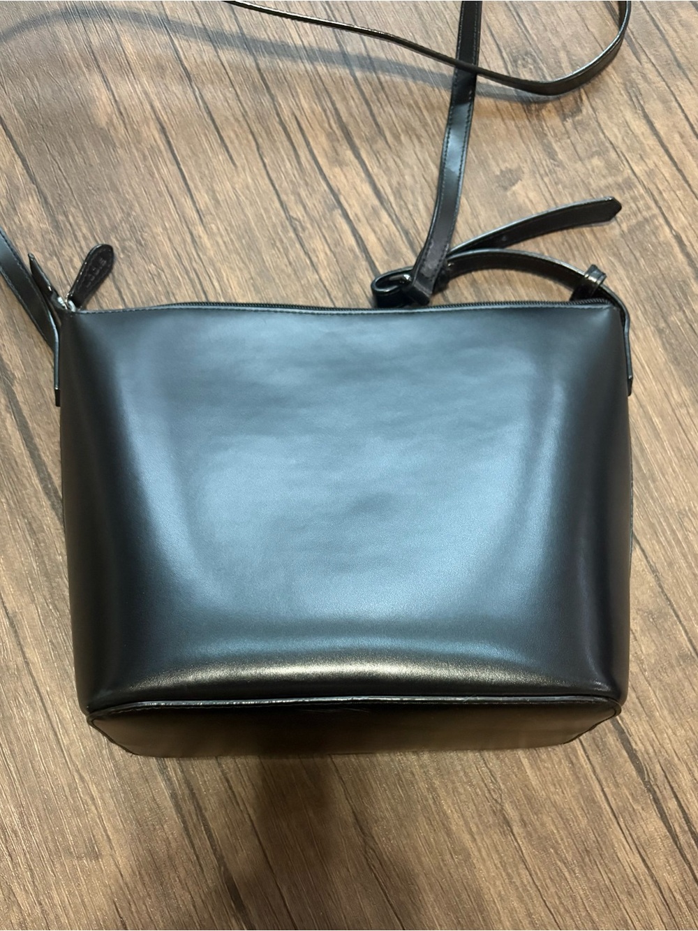 LODIS “Under Lock & Key” Black Crossbody Bag (RFID) - Picture 3 of 6